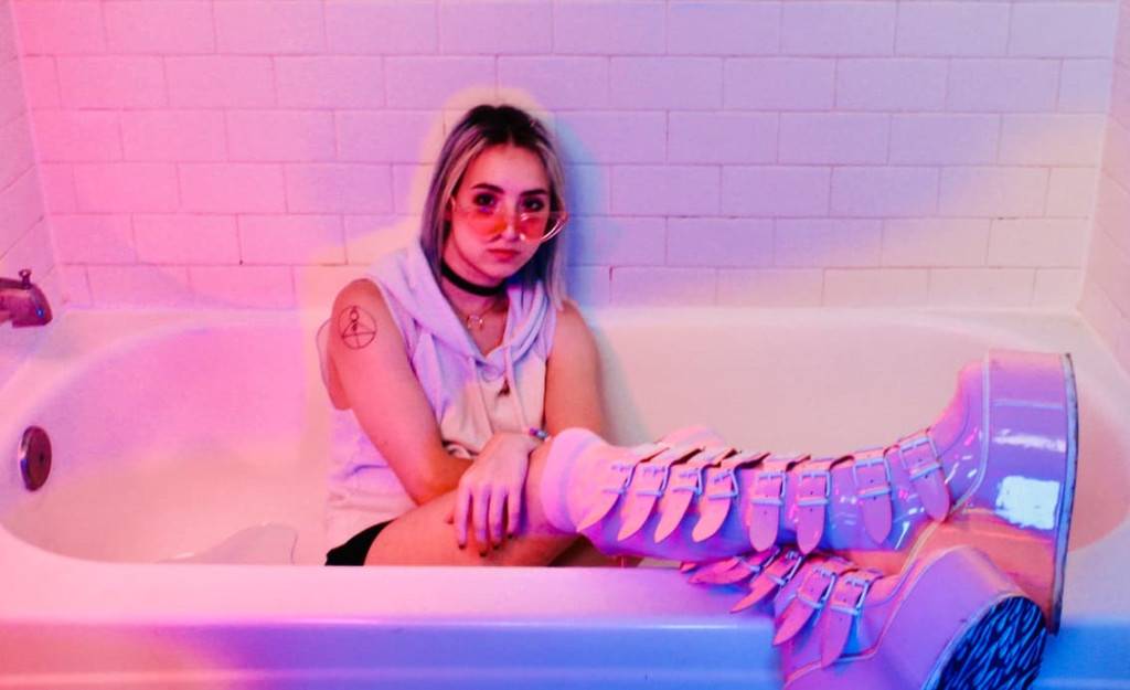 Nixxi: Crafting Whimsical Soundscapes Through Indie Pop