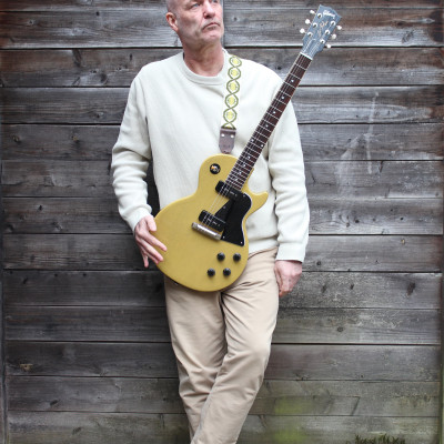 Eddy Zoëy: A Musical Maverick Defining His Own Sound