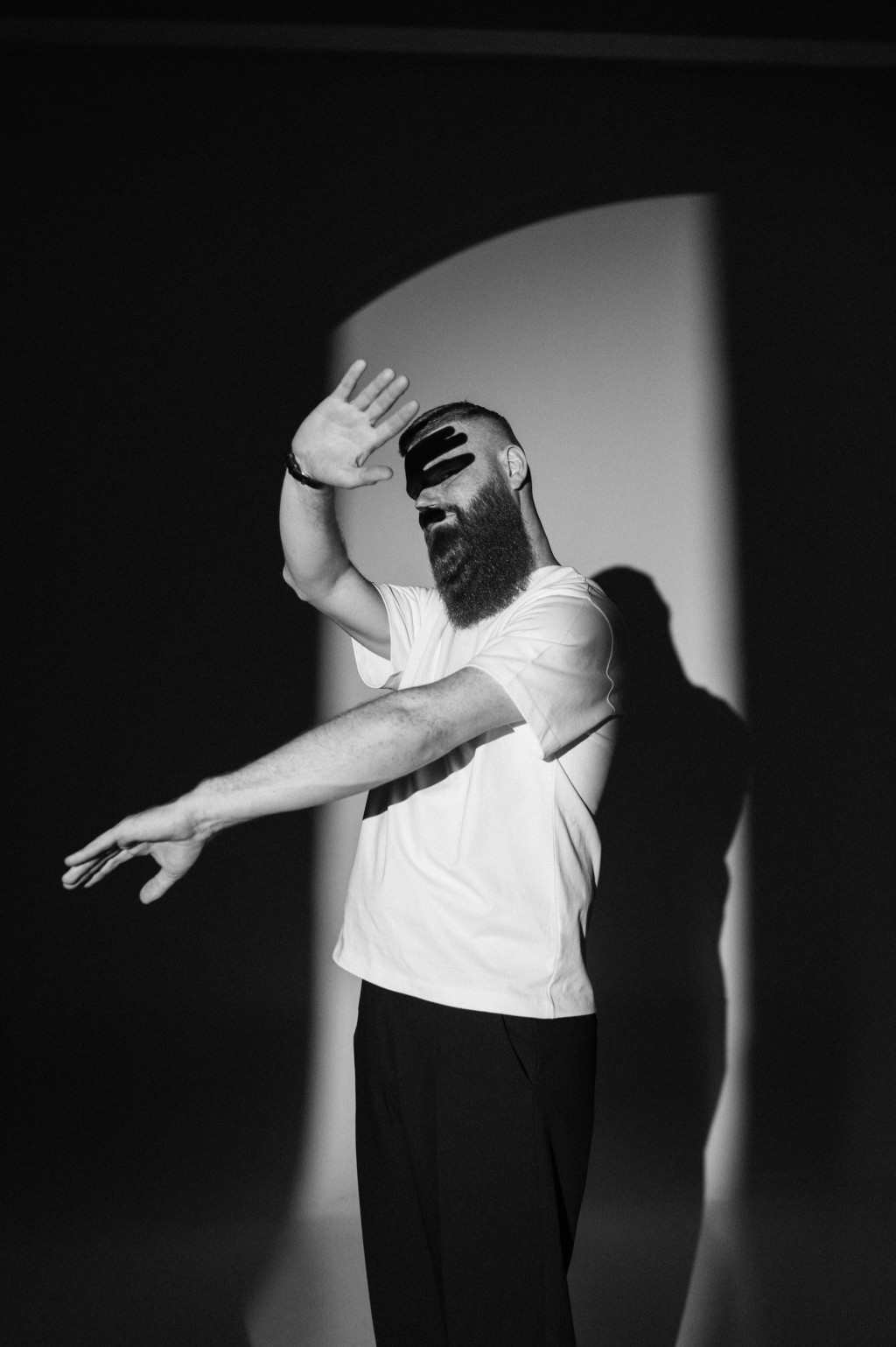 Mareks Radzēvičs: Redefining the Cello with Modern Compositions