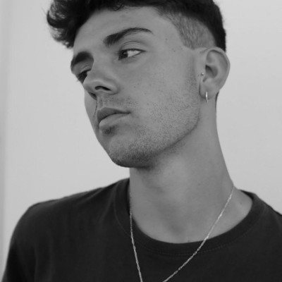 Álvaro Domínguez: Empowering Through Music with Unstoppable Strength