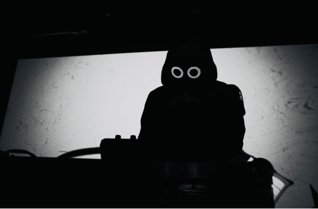 Discovering Unregistered User: The Rising Producer of Atmospheric Soundscapes