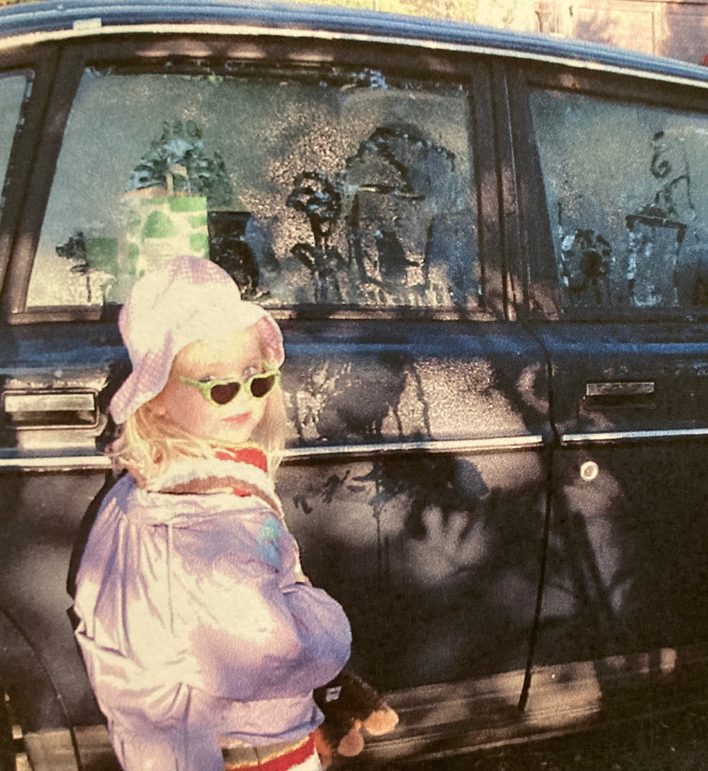 Lisa from Gothenburg: Crafting Dreamy Soundscapes and Bedroom Pop